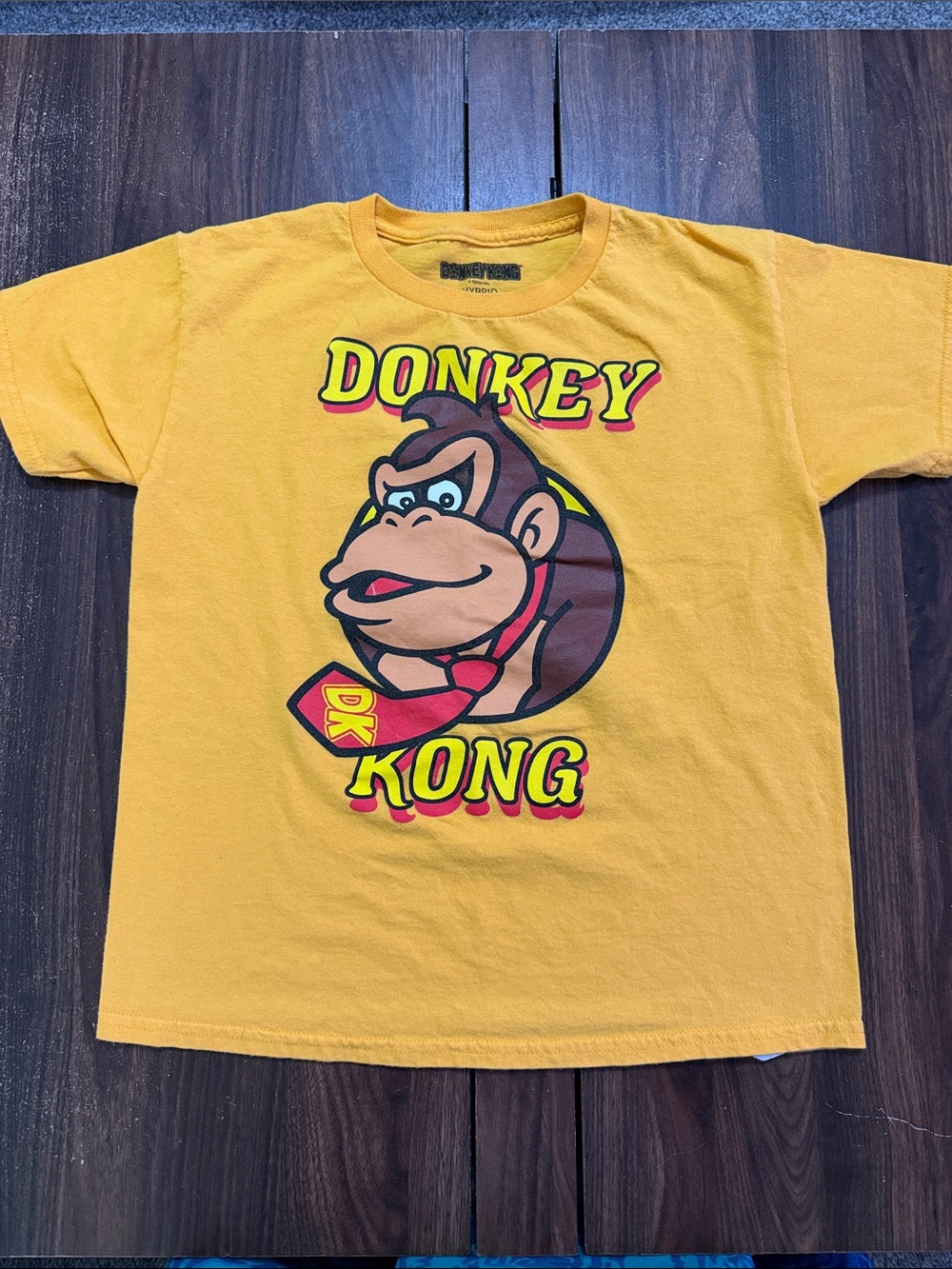 Donkey Kong Yellow Graphic short sleeve Tee Boys Medium